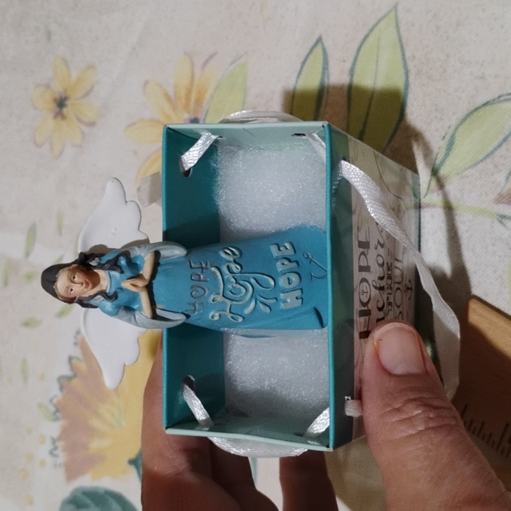 AngelStar Hope Angel Figurine - Picture 6 of 10